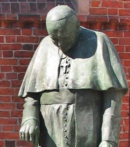 Johannes Paulus II str staty i Starogard Gdański